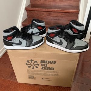 Jordan 1 Shadow red